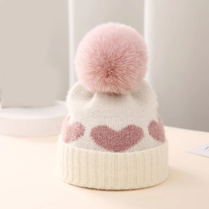 Gorro Infantil Tricô com Pompom e Estampa de Coração
