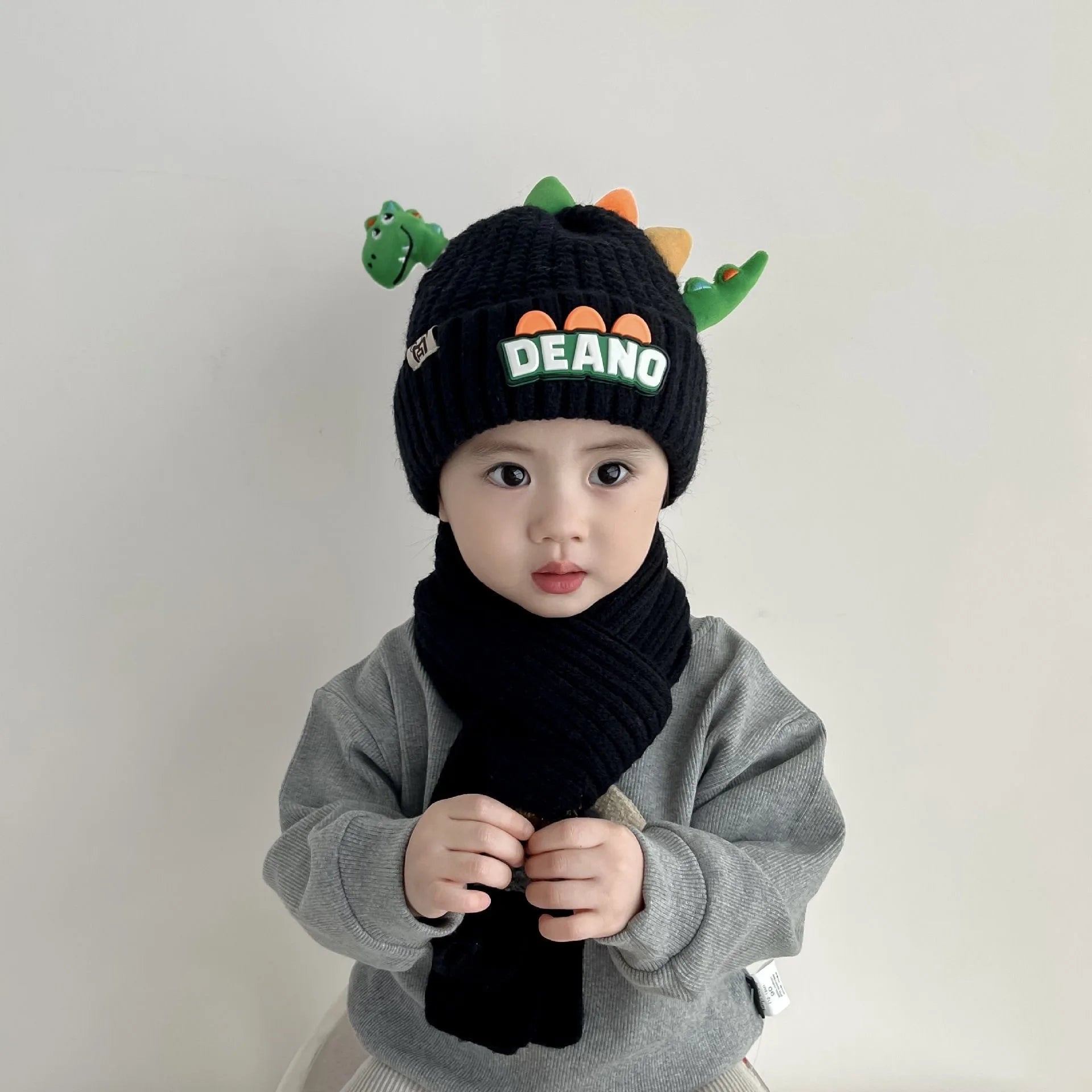 Conjunto Infantil Dinossauro: Gorro e Cachecol Quente