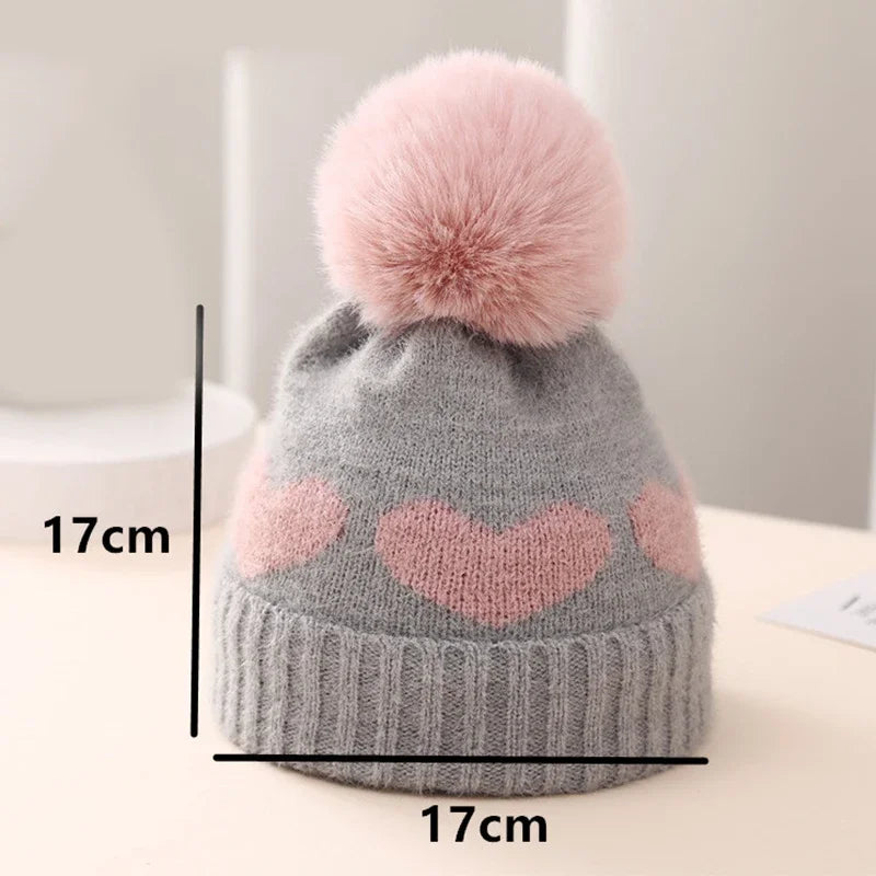 Gorro infantil recém-nascido, gorro quente de crochê para meninos e meninas, chapéu de pele fuax com pompom, chapéu de bebê com estampa de coração, tricô outono inverno