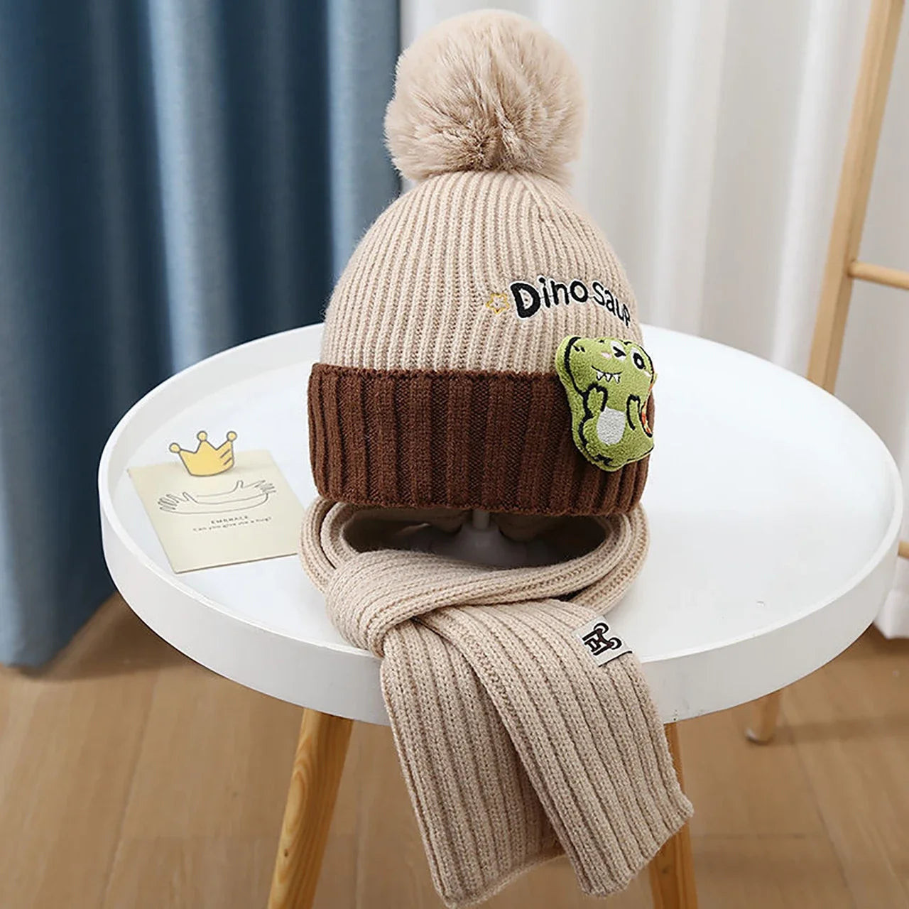 Gorro Infantil Dinossauro com Cachecol - Inverno Quente