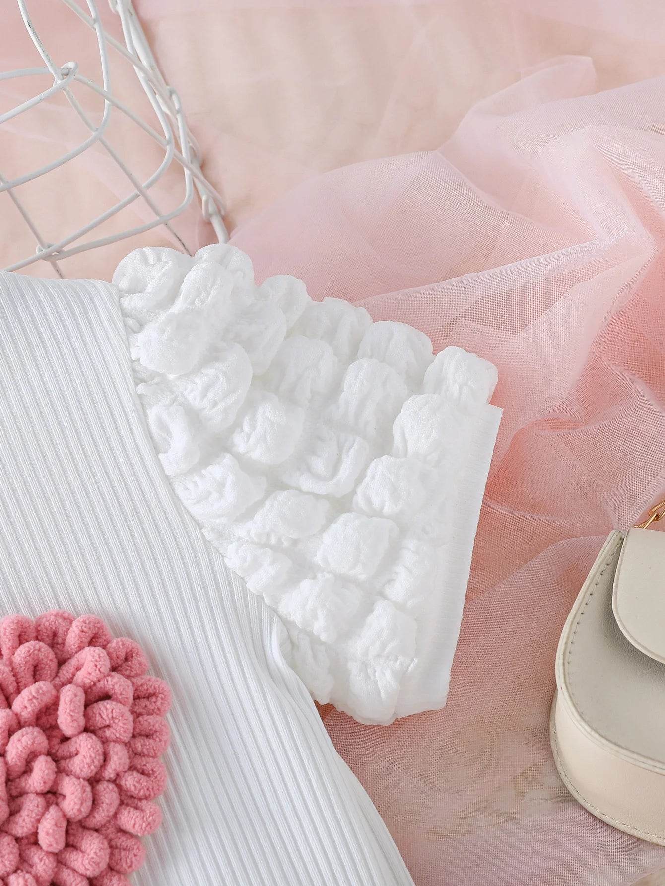 Conjunto de roupas casuais da moda de verão para meninas pequenas com manga bufante de coração e calça curta rosa com laço conjunto de roupas ativas para 1-6 anos