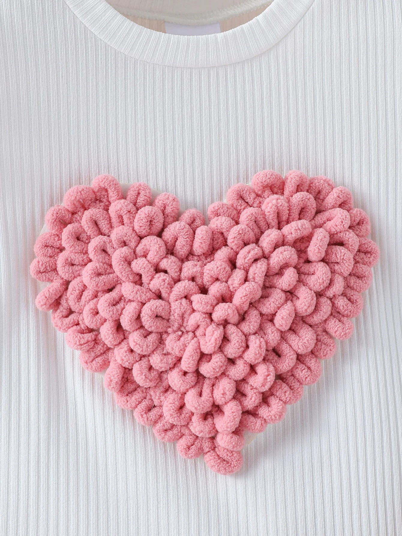 Conjunto de roupas casuais da moda de verão para meninas pequenas com manga bufante de coração e calça curta rosa com laço conjunto de roupas ativas para 1-6 anos